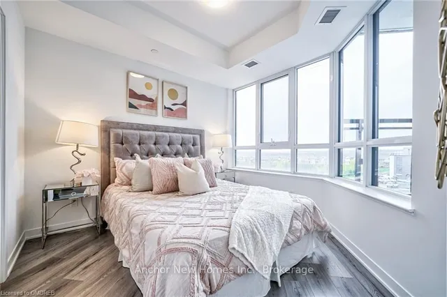 Additional image 23 of 405 DUNDAS St Unit 435