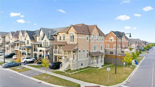 Additional image 38 of 495 Queen Mary Dr