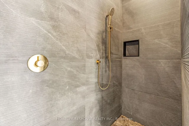 Additional image 25 of 8 MARTIN GROVE Rd