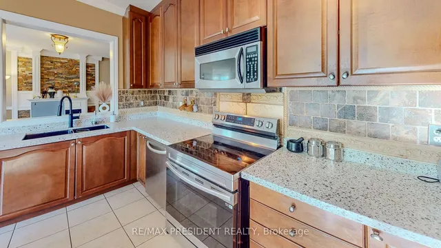 Additional image 35 of 36 Clarion Rd