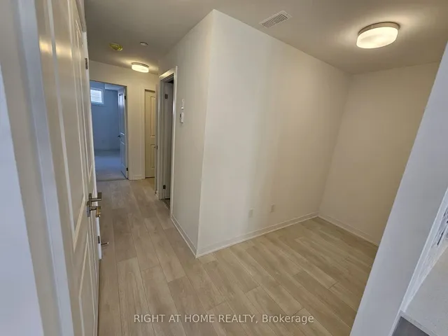 Additional image 8 of 4017 Hickory Dr Unit 05