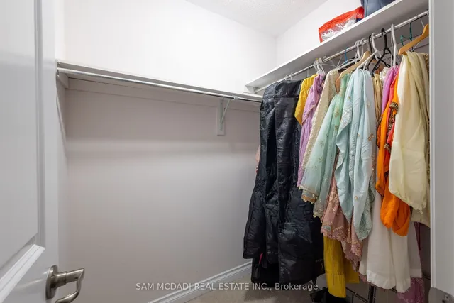 Additional image 20 of 7 Canis St