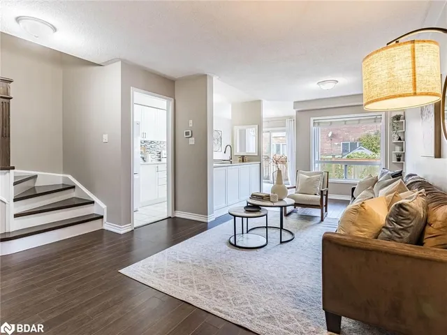 Additional image 16 of 571 Rossellini Dr