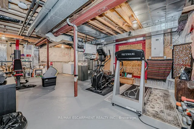 Additional image 27 of 633 Amelia Cres