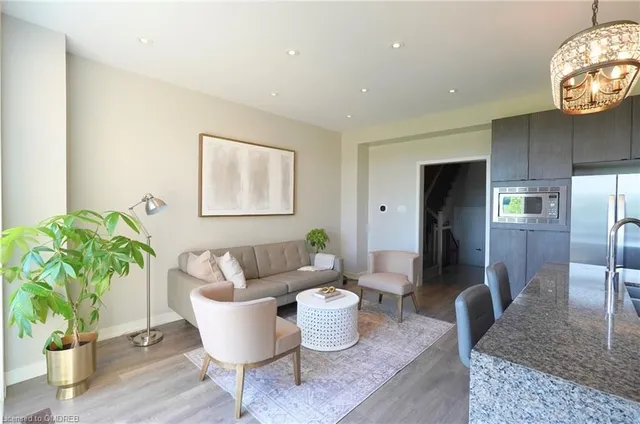 Additional image 4 of 3185 Mintwood Circle Cir