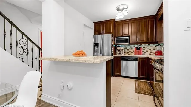 Additional image 11 of 10 Highland Trail