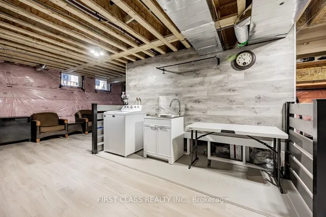 Additional image 30 of 8 Reign Lane