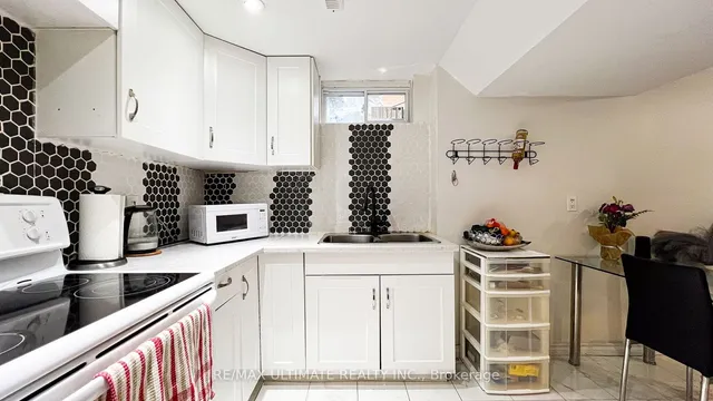 Additional image 20 of 7205 DELMONTE Cres