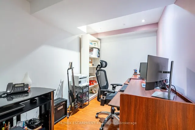 Additional image 20 of 2185 Fairchild Blvd Unit 27