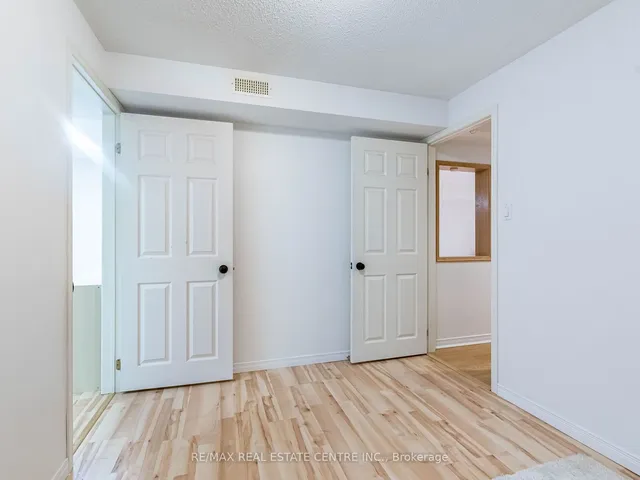 Additional image 33 of 433 Silverthorne Cres