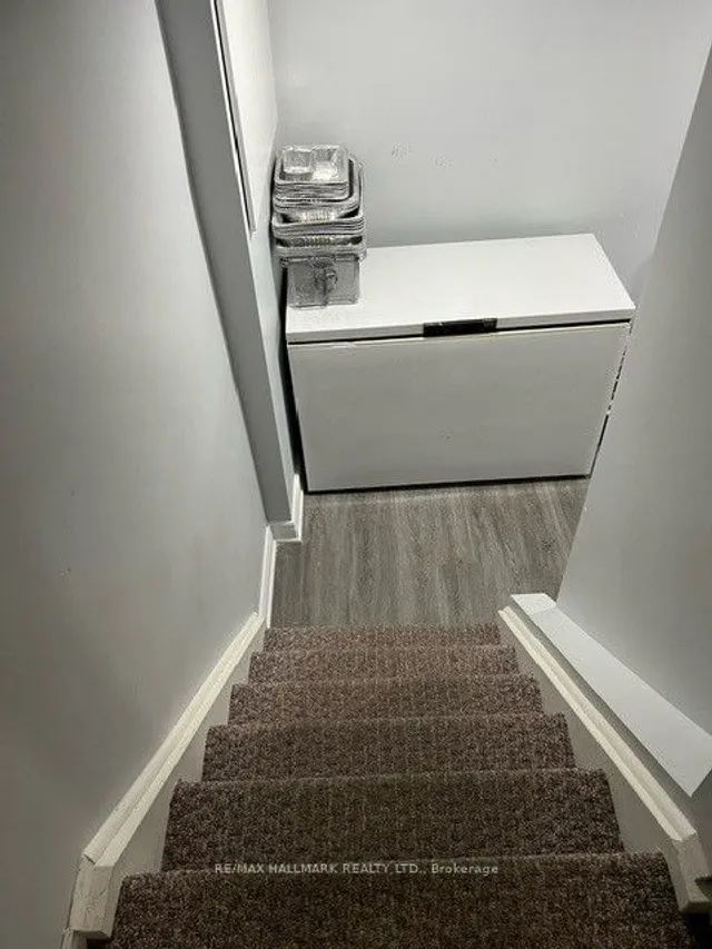 Additional image 15 of 49 Halfmoon Sq