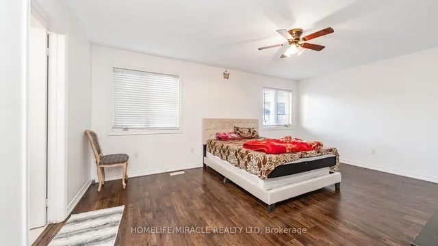 Additional image 17 of 4 FOSSIL St