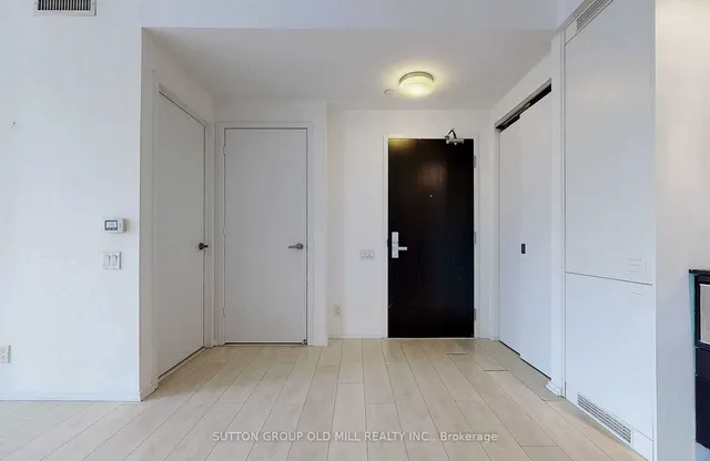 Additional image 2 of 125 Peter St Unit 2308