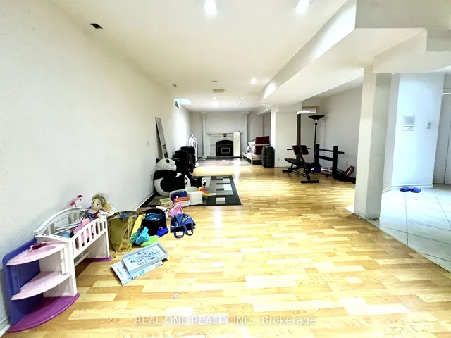 Additional image 34 of 403 Glenashton Dr