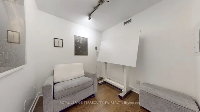 Additional image 21 of 320 Richmond St Unit 810