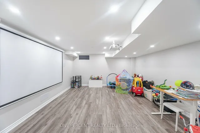 Additional image 32 of 28 Lady Evelyn Cres