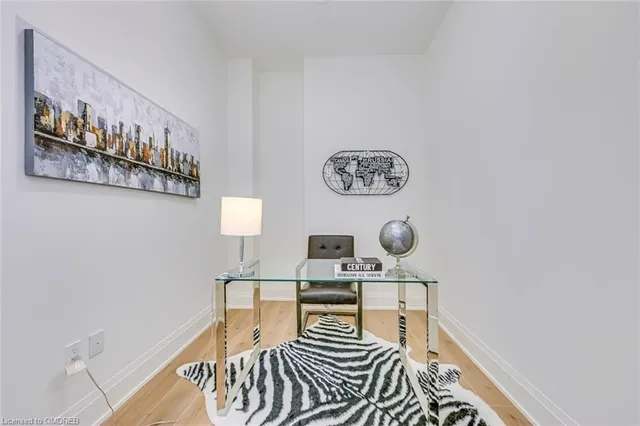 Additional image 39 of 509 Dundas St Unit 812