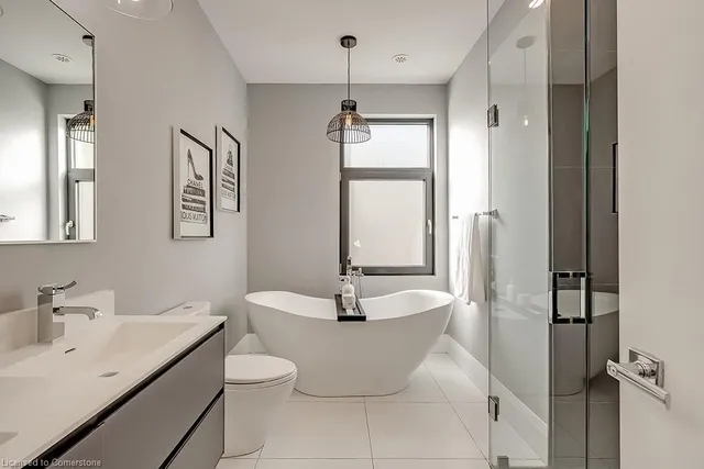 Additional image 26 of 136 Avondale Crt