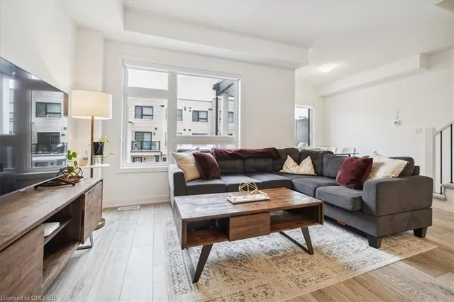 Additional image 9 of 3170 Lotus Common Common