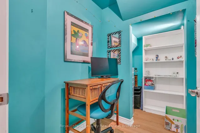 Additional image 36 of 654 Ashprior Ave