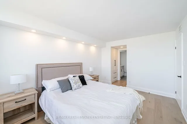 Additional image 25 of 1360 Rathburn Rd Unit 1404