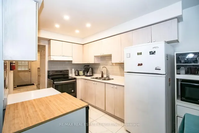 Additional image 8 of 129 Lent Cres