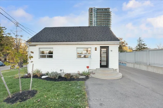 15 Centre St