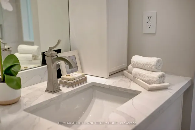 Additional image 32 of 2435 Cyprus Ave