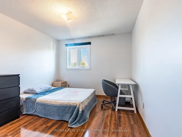 Additional image 24 of 433 Silverthorne Cres
