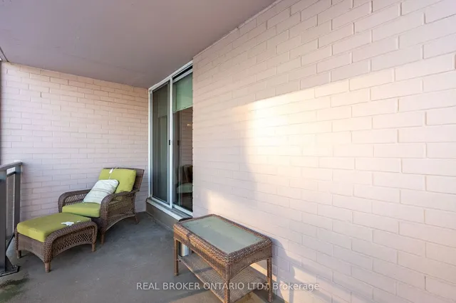 Additional image 27 of 975 Warwick Crt Unit 201