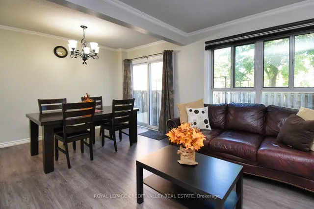 Additional image 4 of 141 Fleetwood Cres Unit 141