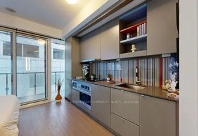 Additional image 15 of 101 Peter St Unit 602