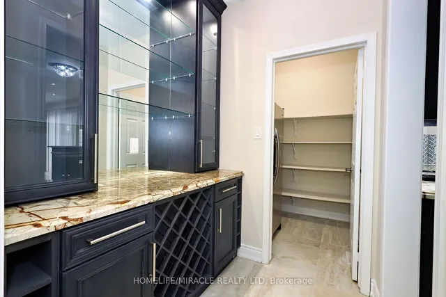 Additional image 7 of 8 Nelly Crt