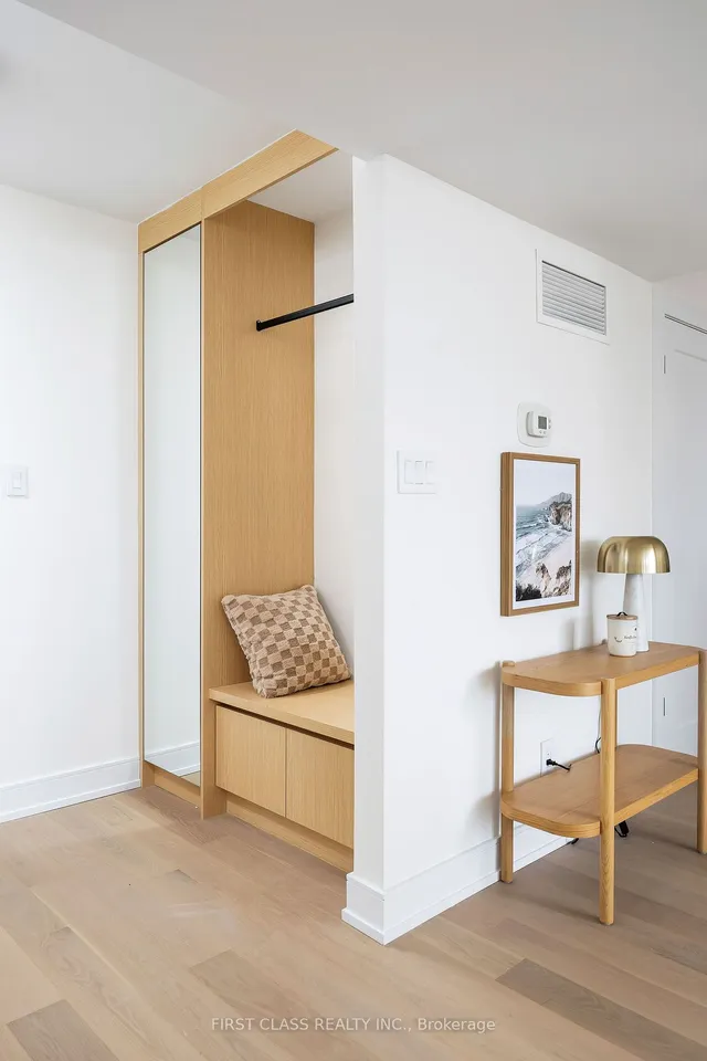 Additional image 3 of 1230 Marlborough Crt Unit 1006