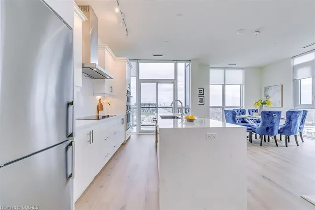 Additional image 11 of 509 Dundas St Unit 812