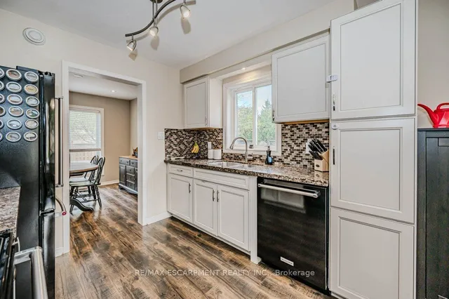 Additional image 11 of 633 Amelia Cres