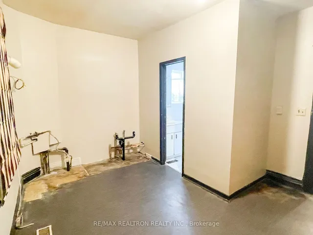 Additional image 13 of 82A Augusta Ave