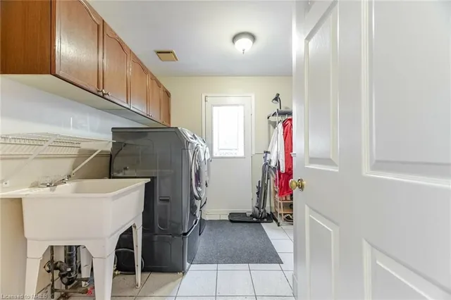 Additional image 12 of 1438 Winterbourne Dr