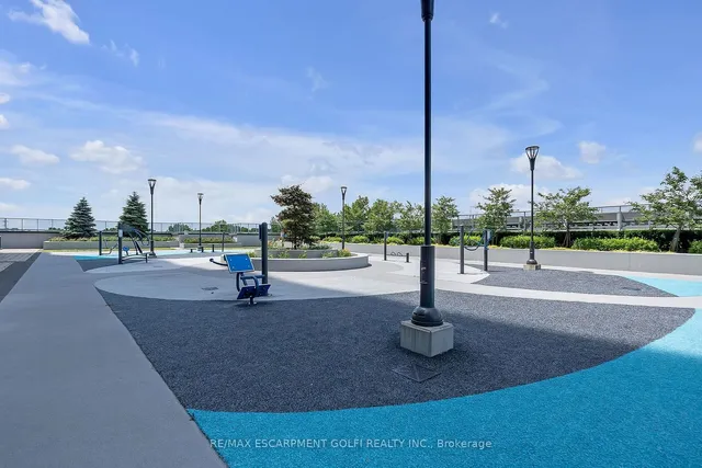 Additional image 32 of 2093 Fairview St Unit 408