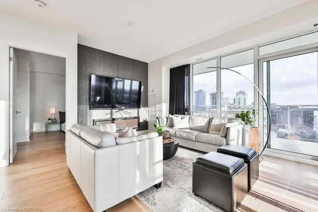 Additional image 19 of 2025 Maria St Unit 807