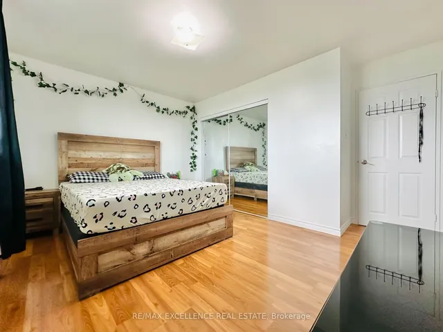 Additional image 3 of 3533 Derry Rd Unit 902