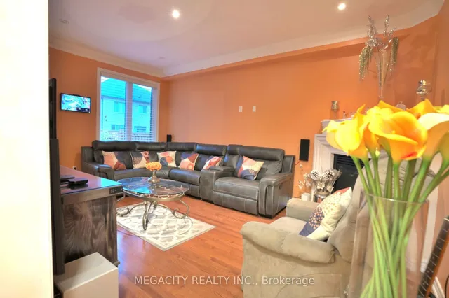 Additional image 16 of 22 Durango Dr