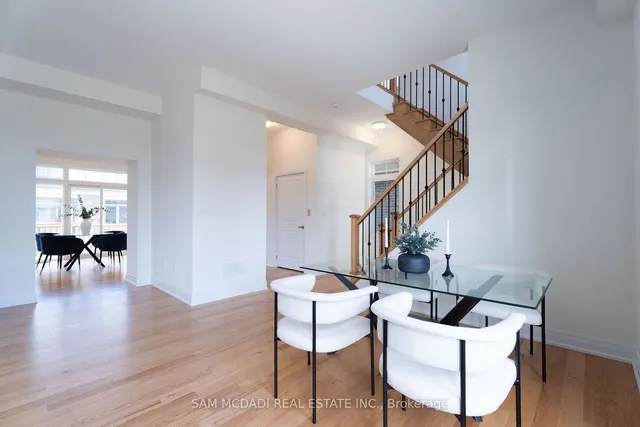 Additional image 6 of 2159 Royal Gala Circ