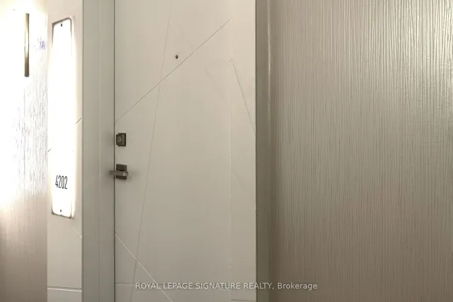 Additional image 3 of 12 York St Unit 4202