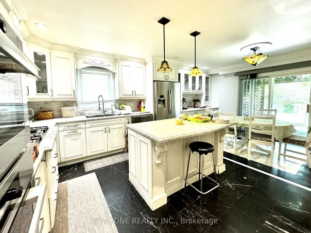 Additional image 10 of 403 Glenashton Dr