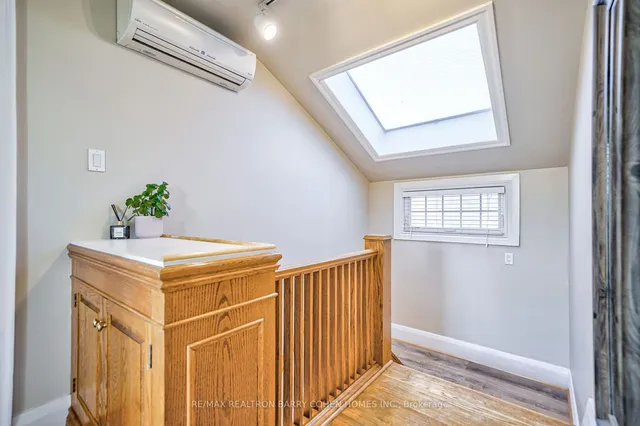 Additional image 30 of 115 Glenview Ave