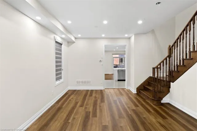 Additional image 17 of 904 Oasis Dr