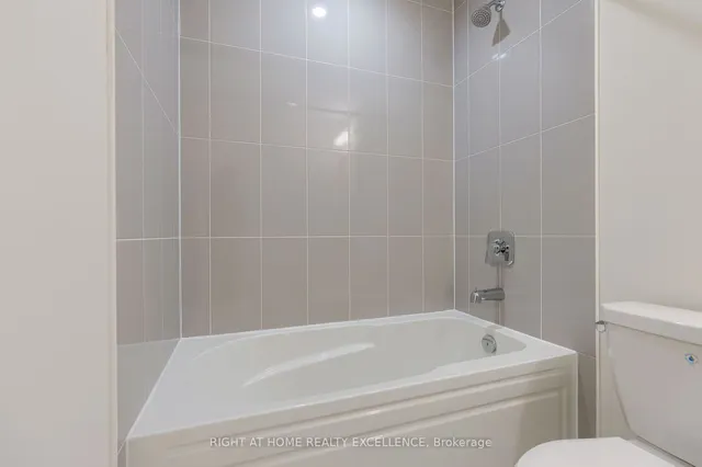 Additional image 22 of 35 Watergarden Dr Unit 2013