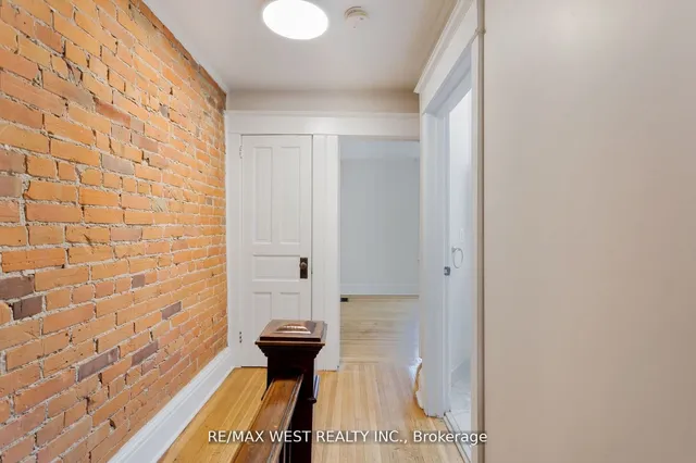 Additional image 24 of 96 Roncesvalles Ave