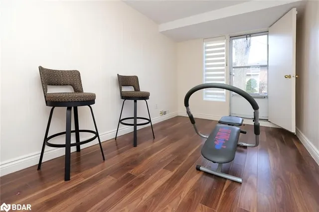 Additional image 18 of 32 Coniston Ave